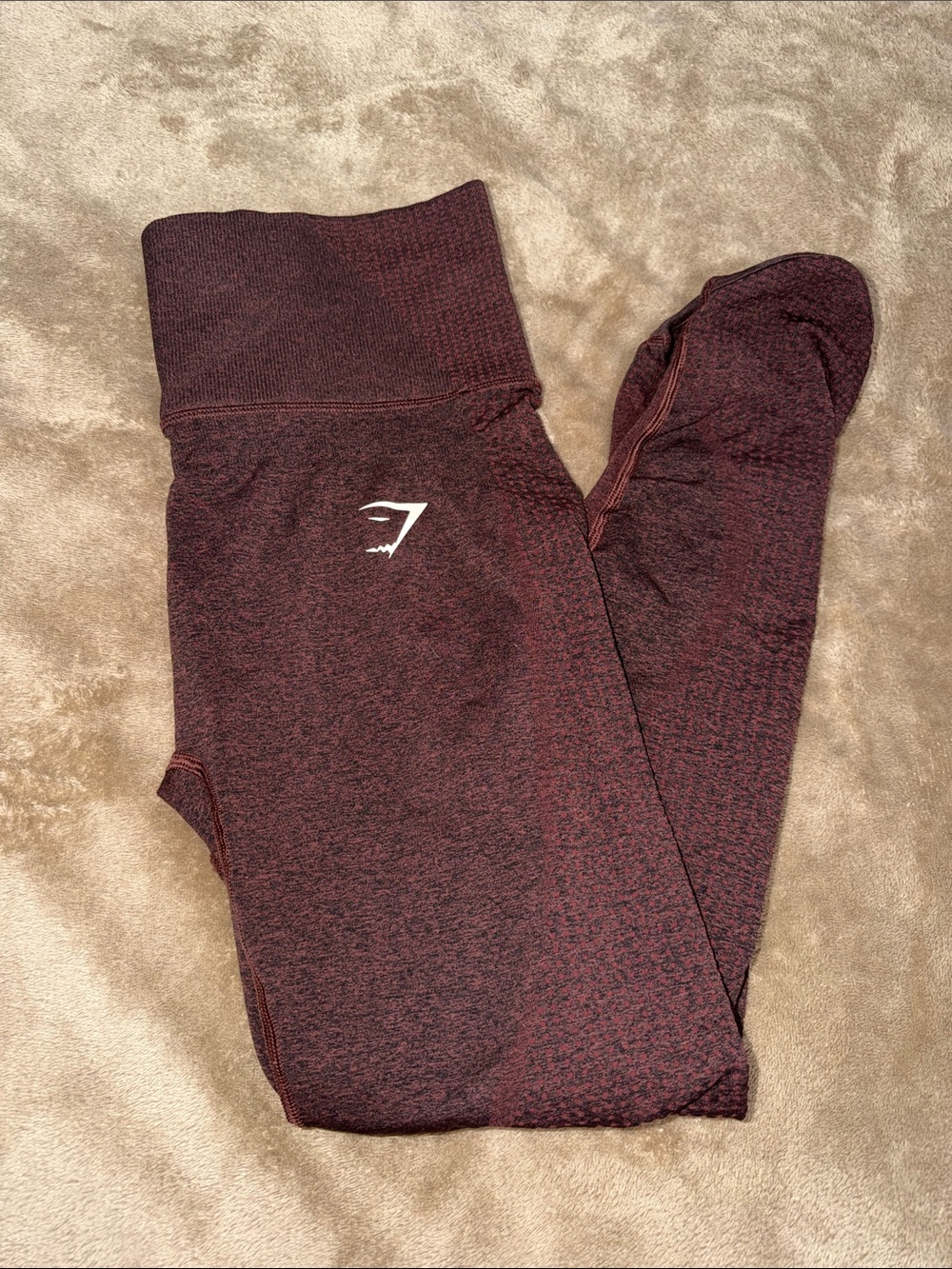 Maroon gym shark leggings, size medium
